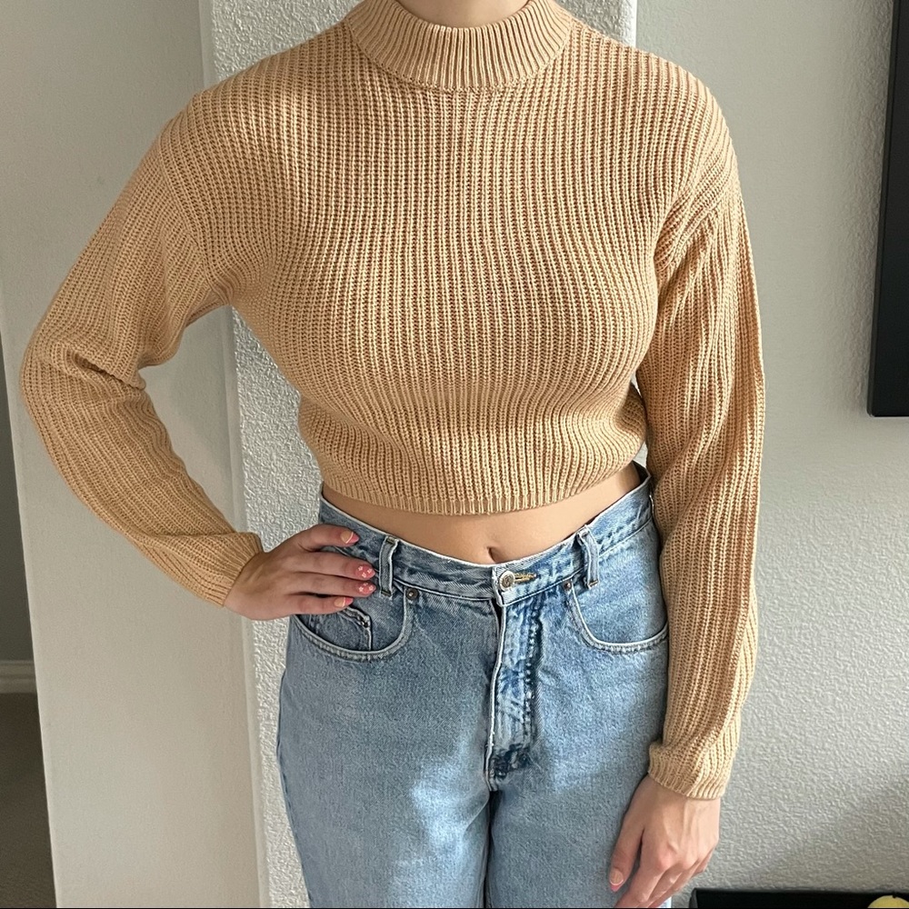 H&M cropped sweater in beige size XS